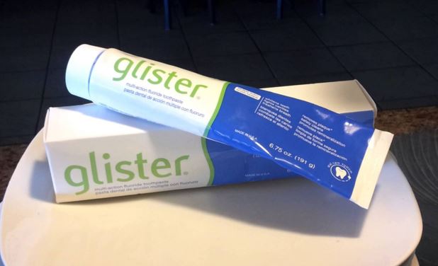 Hạt sylodent chứa trong kem đánh răng Glister Amway có tác dụng tăng gấp đôi hiệu quả trắng răng cho người sử dụng